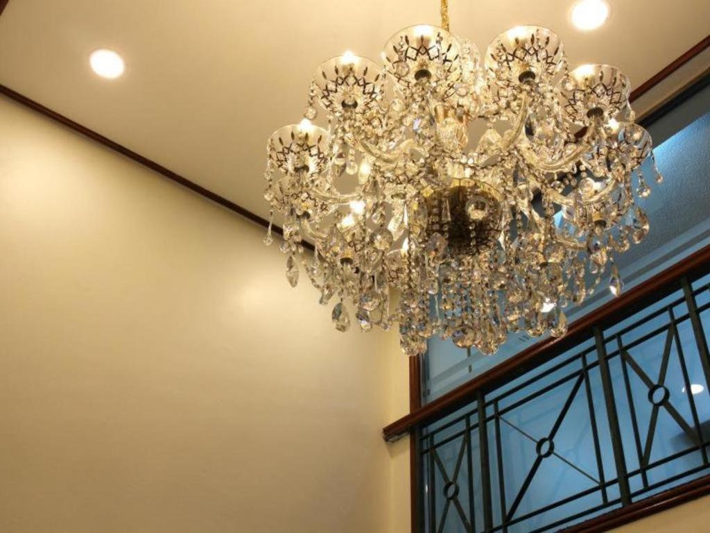 Alfa Hotel Янгон Экстерьер фото