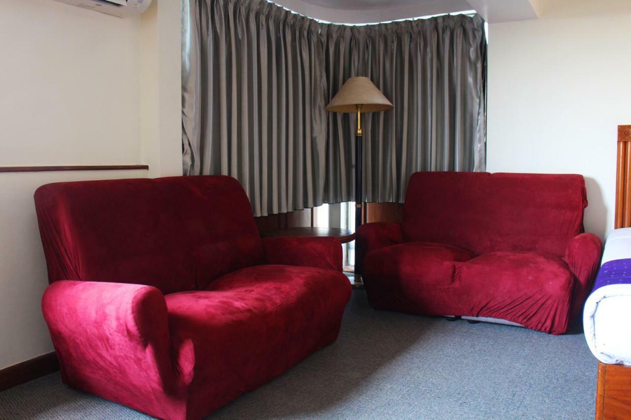 Alfa Hotel Янгон Экстерьер фото