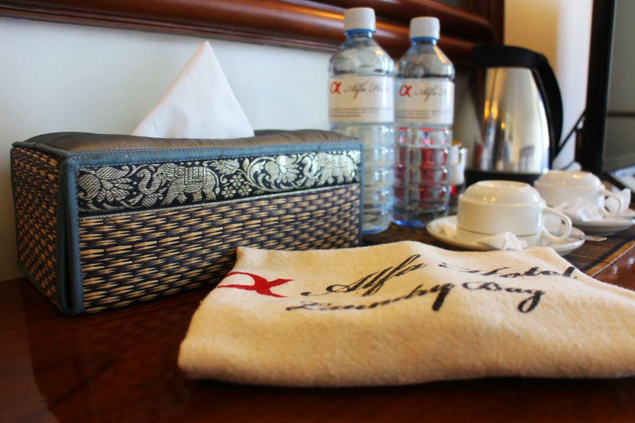Alfa Hotel Янгон Экстерьер фото